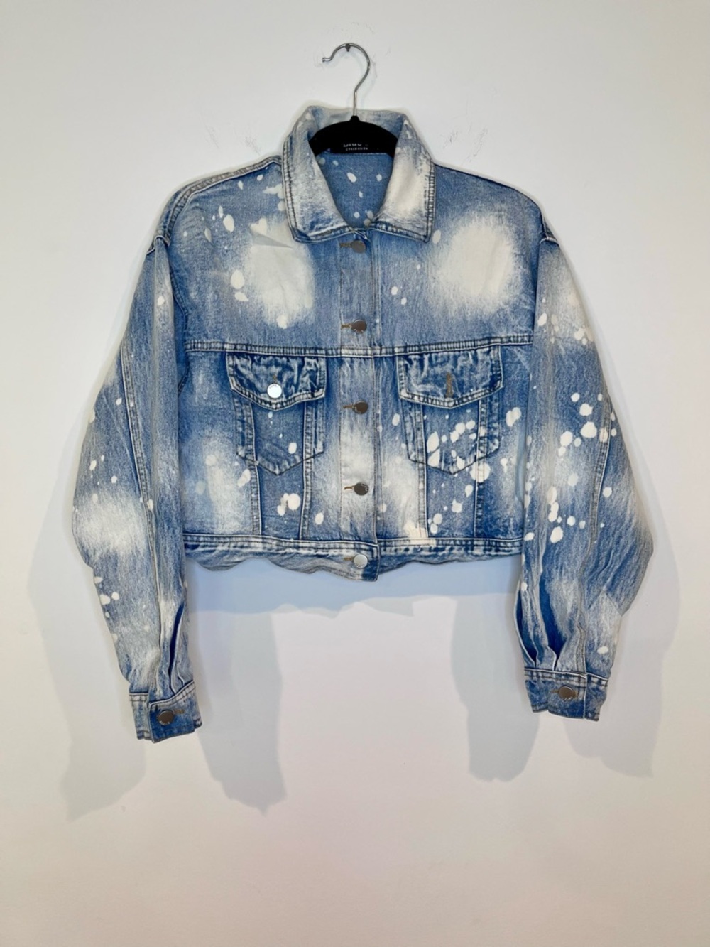 Blue B Collection Women's S/M Cropped Bleach Splatter Denim Jacket‎ Light Wash